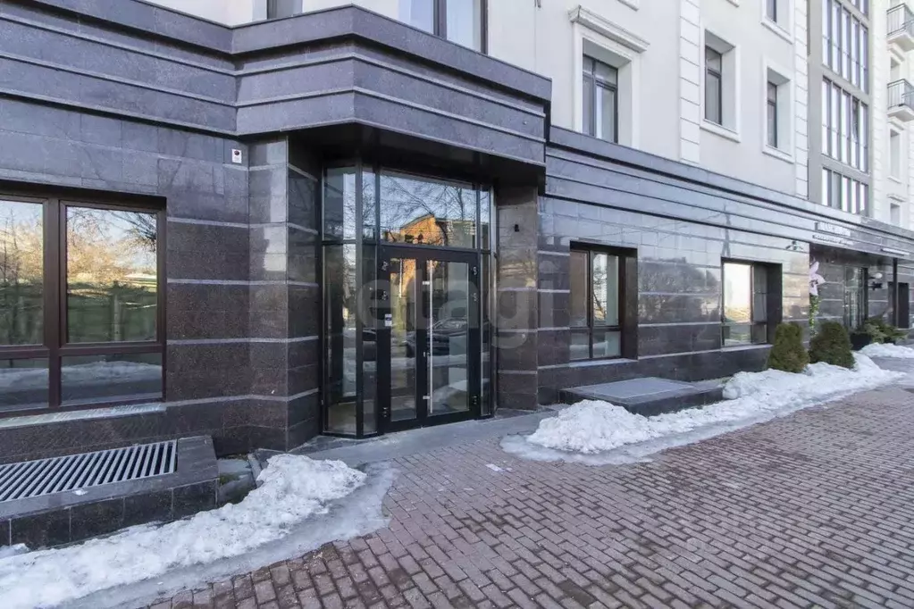 Помещение свободного назначения в Тюменская область, Тюмень ул. 25 ... - Фото 1