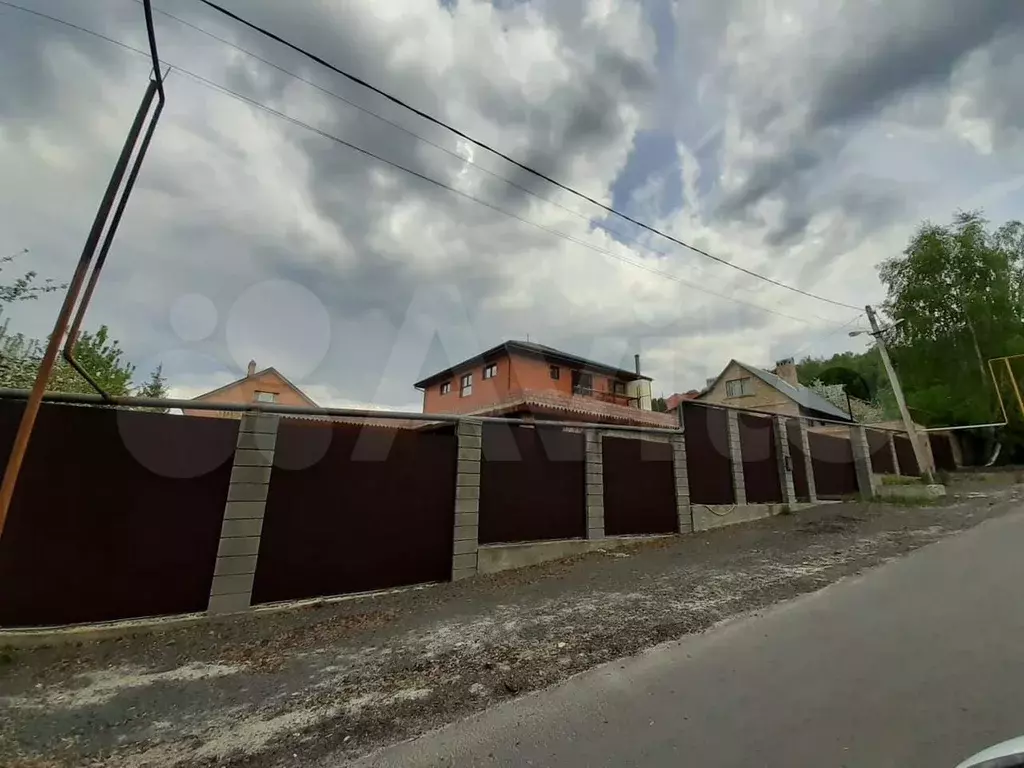 Дом 800 м на участке 9,81 га - Фото 0