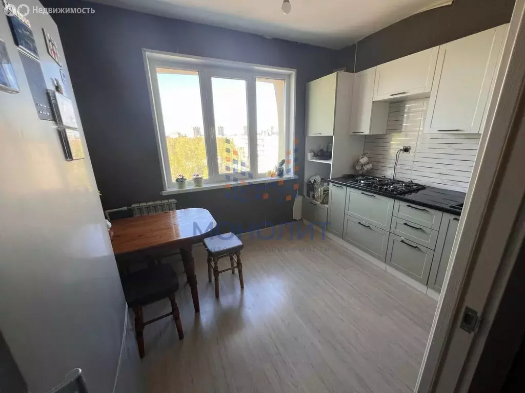 3-комнатная квартира: Чебоксары, улица Шумилова, 28 (72.2 м) - Фото 0
