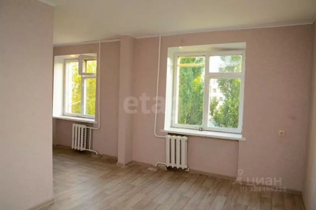 2-к кв. Белгородская область, Старый Оскол Интернациональный мкр, 12 ... - Фото 1