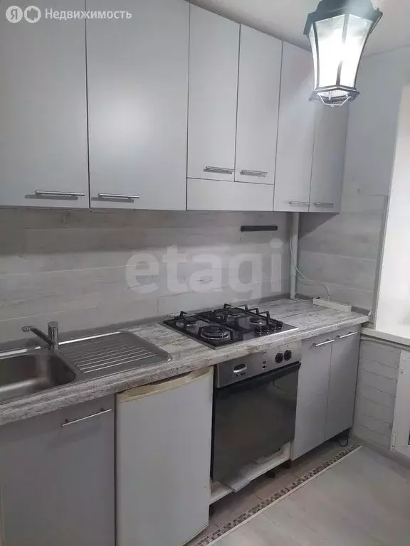 1-комнатная квартира: Саратов, улица имени В.И. Лебедева-Кумача, 72А ... - Фото 1