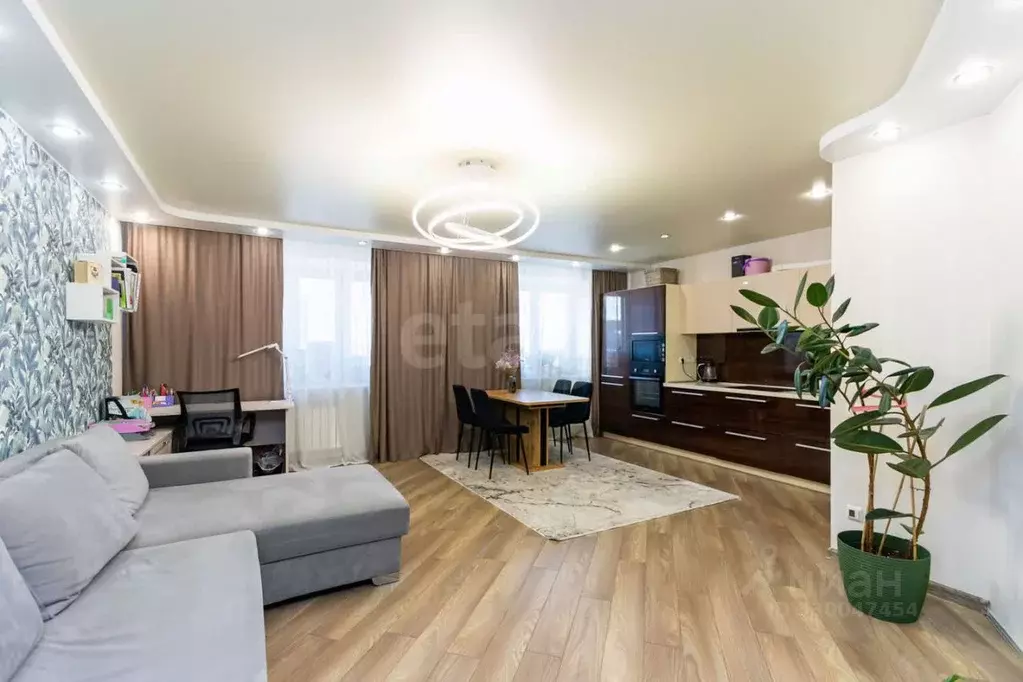 2-к кв. Тюменская область, Тюмень ул. Самарцева, 3 (87.6 м) - Фото 1