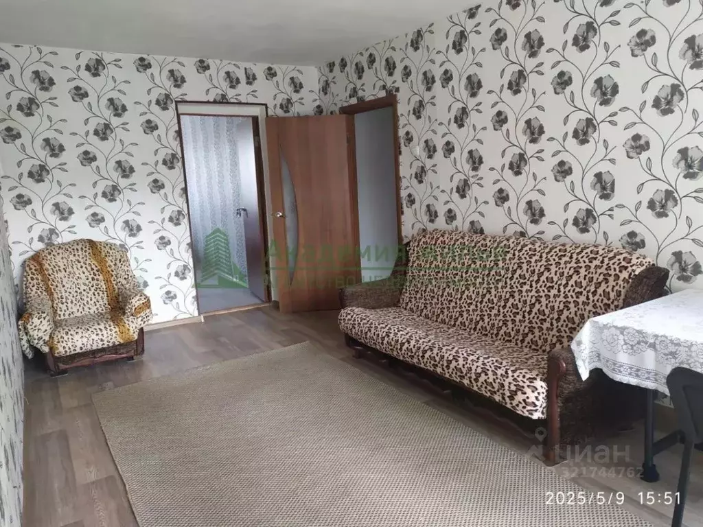 2-к кв. Саратовская область, Энгельс 1-й мкр, 13 (46.2 м) - Фото 0
