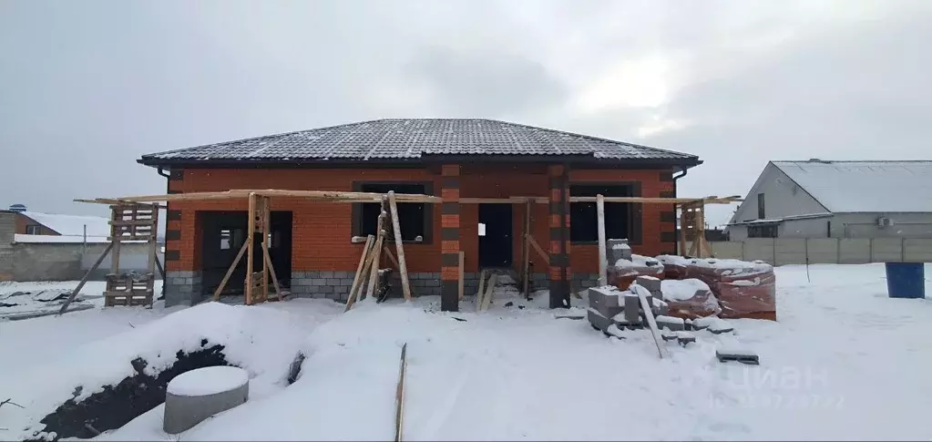 Дом в Белгородская область, Белгород ул. Имени Героя Советского Союза ... - Фото 0