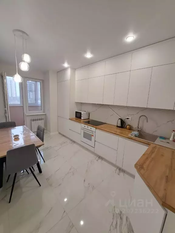 2-к кв. Астраханская область, Астрахань ул. Трофимова, 6 (70.0 м) - Фото 1