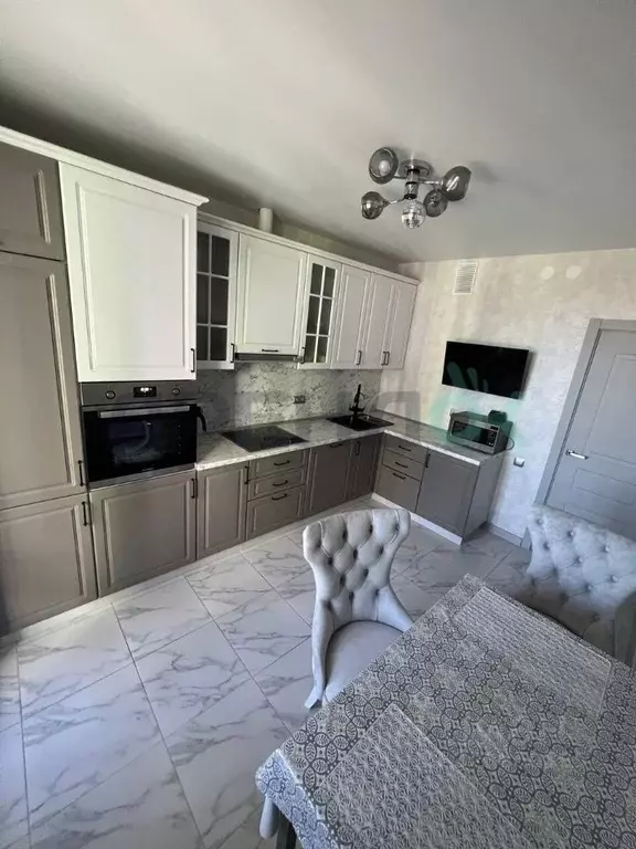 2-к кв. Татарстан, Казань ул. Родины, 26Е (56.8 м) - Фото 1