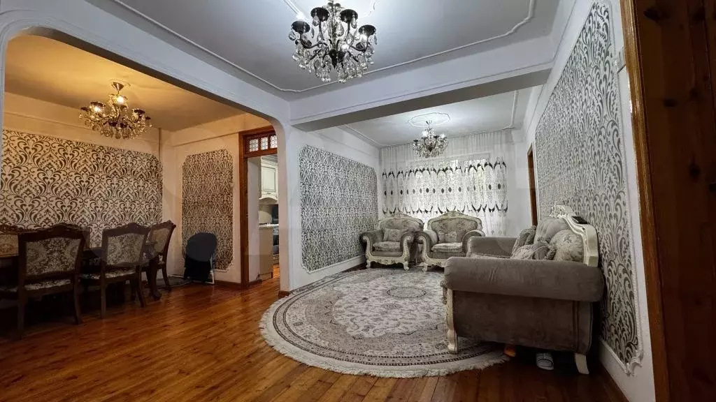 3-к. квартира, 85 м, 1/9 эт. - Фото 0