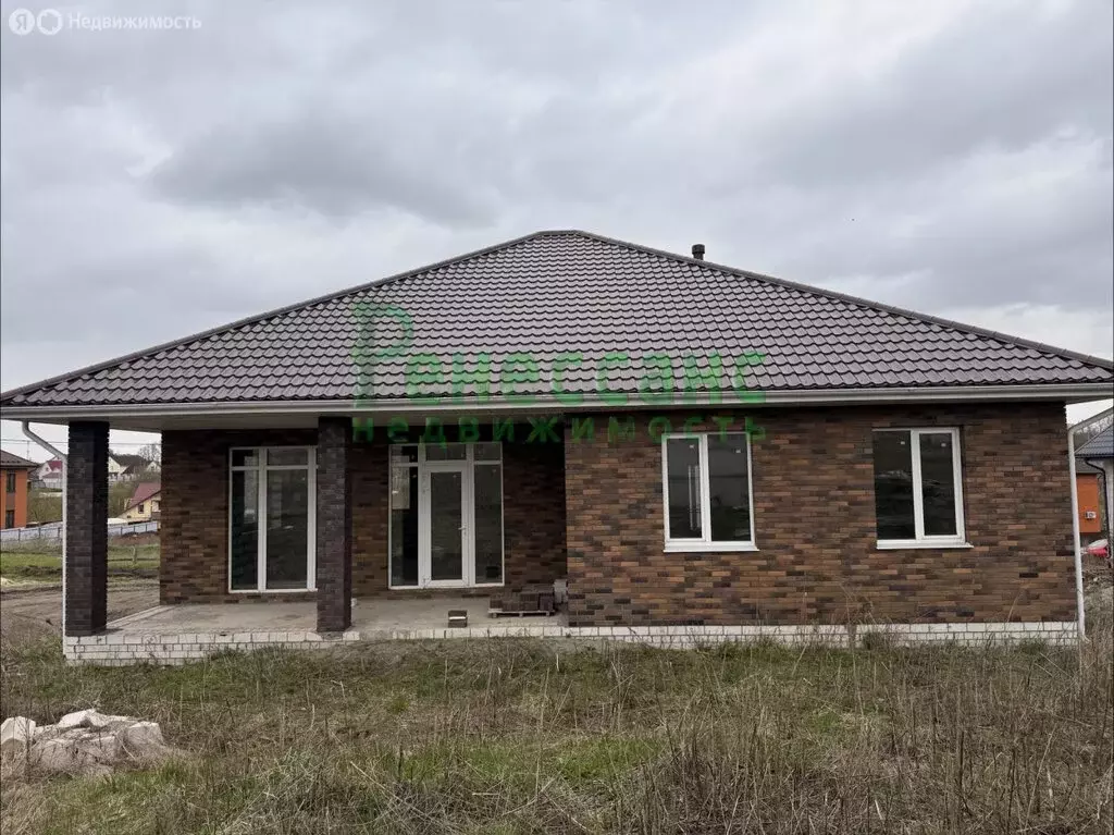 Дом в село Толмачево, улица Ромашина, 12А (200 м) - Фото 2