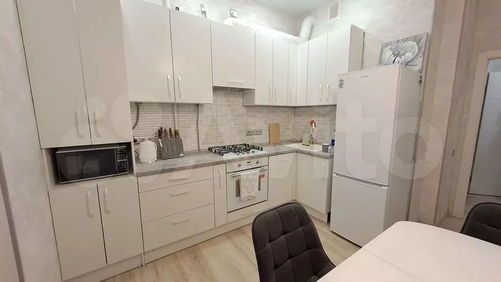 1-к. квартира, 40 м, 8/10 эт. - Фото 1