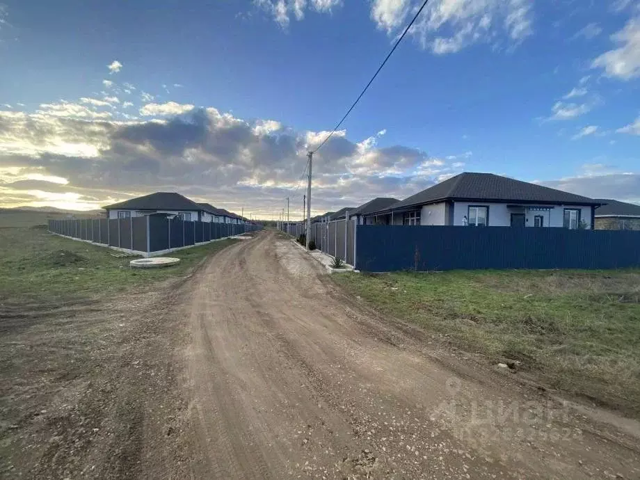 Участок в Крым, Симферопольский район, с. Доброе  (6.0 сот.) - Фото 2