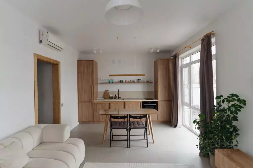 Дом в Краснодарский край, Динской район, Новотитаровское с/пос, с. ... - Фото 1