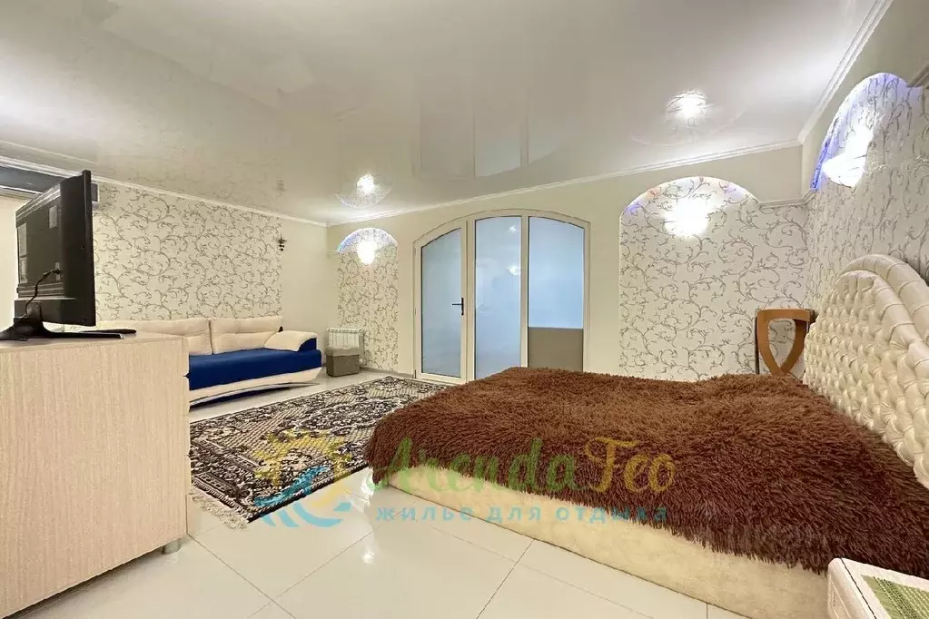 2-к кв. Крым, Феодосия ул. Листовничей, 5 (42.0 м) - Фото 0