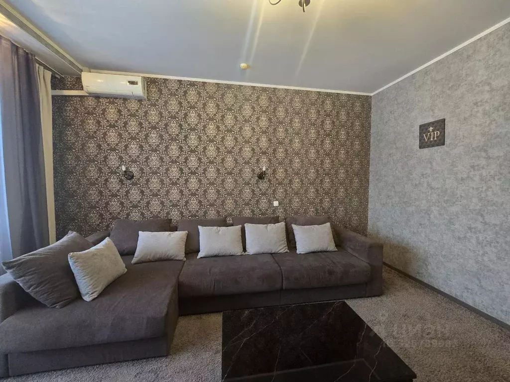 Комната Кемеровская область, Новокузнецк Ростовская ул., 11 (50.0 м) - Фото 1