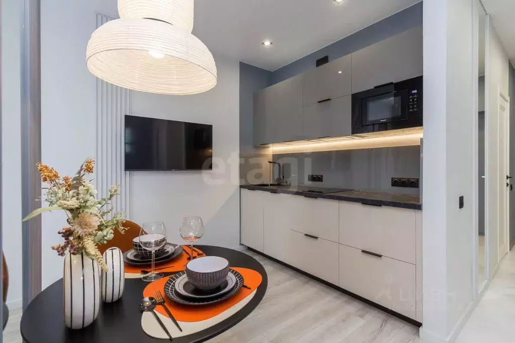 Студия Тюменская область, Тюмень ул. Краснооктябрьская, 8 (33.2 м) - Фото 1