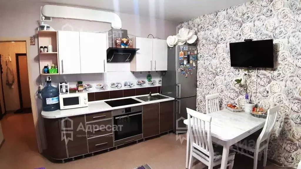 2-к кв. Волгоградская область, Волгоград ул. Маршала Воронова, 14 ... - Фото 0