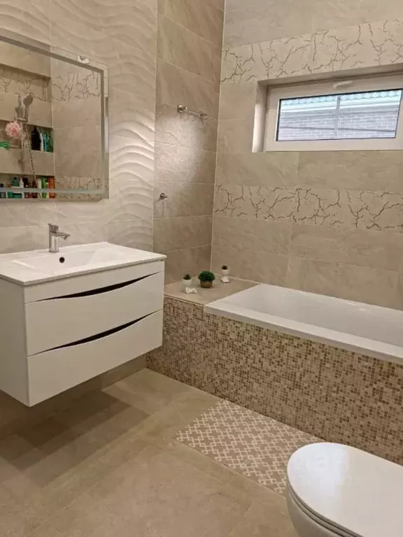 Дом в Краснодарский край, Краснодар Народная ул., 142 (95 м) - Фото 1