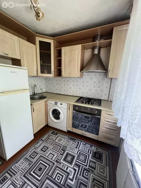 3-комнатная квартира: Калининград, Лужская улица, 44А (59.6 м) - Фото 0