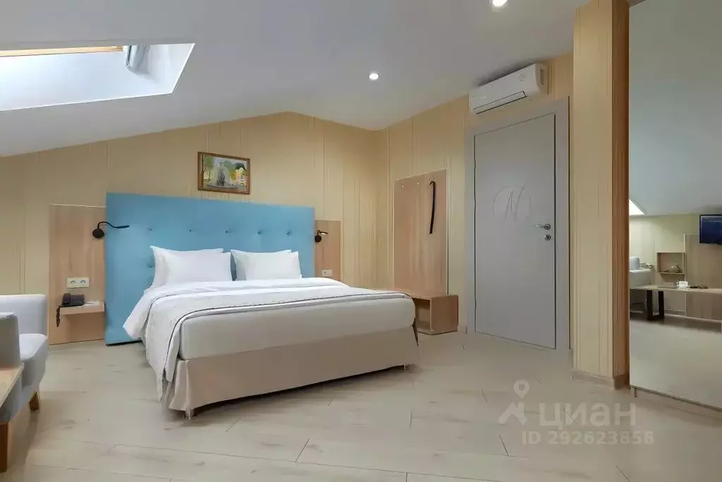 Комната Нижегородская область, Нижний Новгород ул. Стрелка, 13 - Фото 1