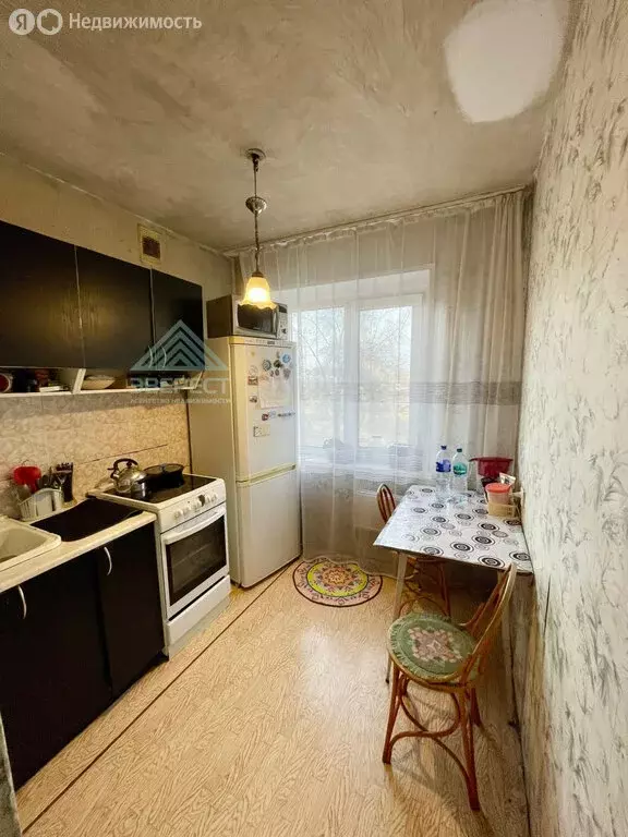 3-комнатная квартира: Абакан, улица Пушкина, 23 (48.2 м) - Фото 1