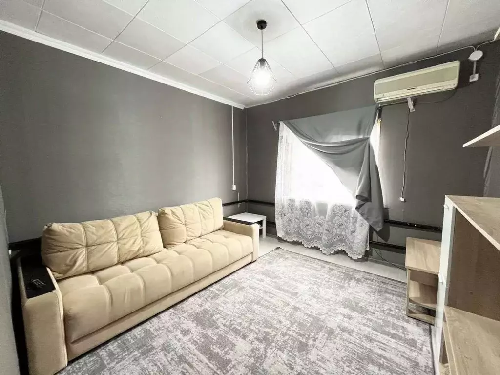 Дом в Астраханская область, Икрянинский район, Красные Баррикады рп ... - Фото 1