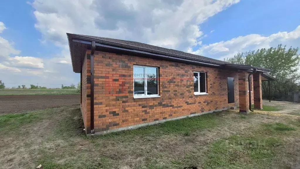 Дом в Белгородская область, Старооскольский городской округ, с. ... - Фото 1