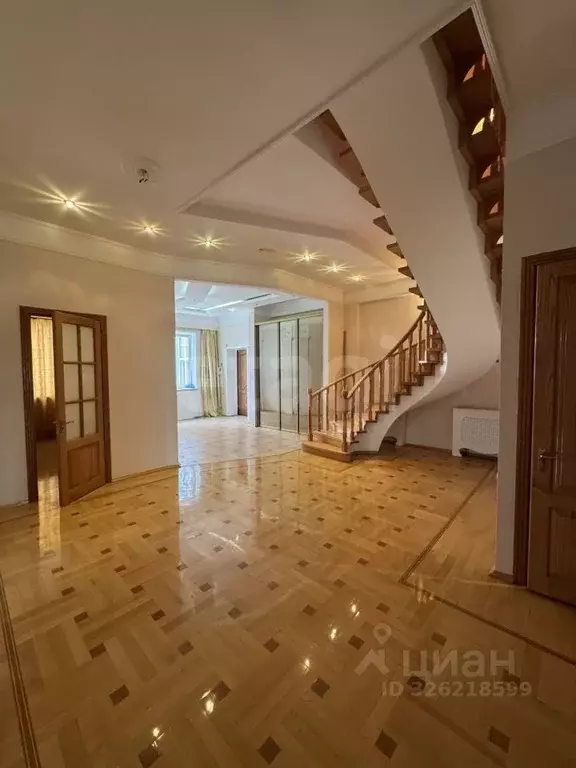 4-к кв. Северная Осетия, Владикавказ просп. Коста, 240 (300.0 м) - Фото 2