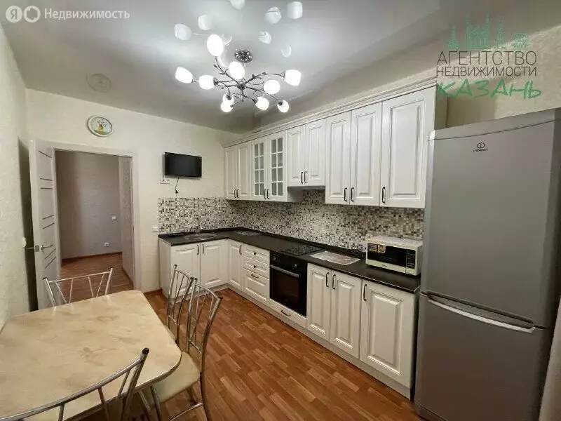 3-комнатная квартира: Казань, улица Баки Урманче, 6 (87.6 м) - Фото 1