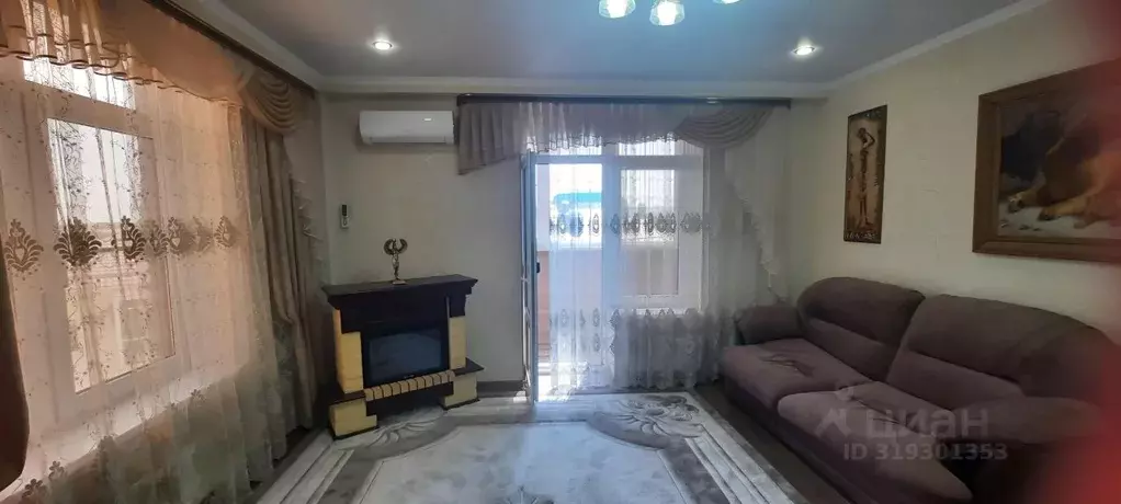 2-к кв. Краснодарский край, Абинск ул. Парижской Коммуны, 1И (90.0 м) - Фото 0