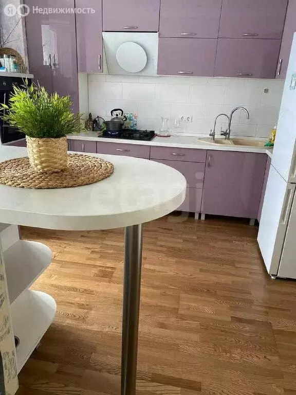 3-комнатная квартира: Калининград, Летняя улица, 60 (78.8 м) - Фото 1