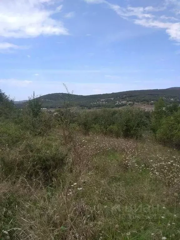 Участок в Севастополь с. Новобобровка, ул. Баденкиной, 2 (10.0 сот.) - Фото 1