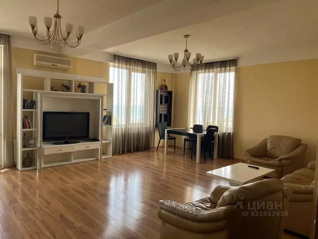 3-к кв. Севастополь ул. Ефремова, 13Б (100.0 м) - Фото 1