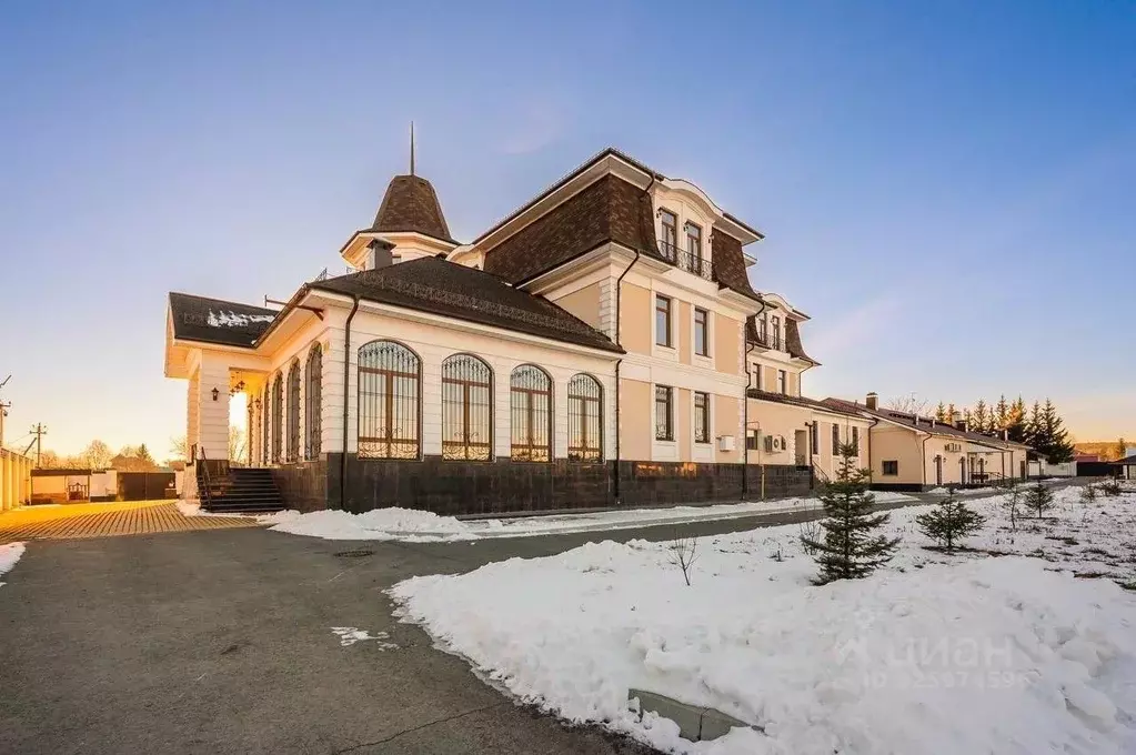 Коттедж в Свердловская область, Сысертский муниципальный округ, с. ... - Фото 1