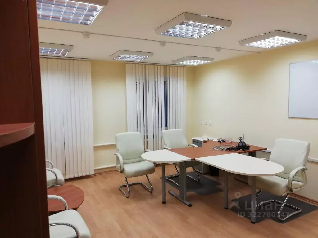 Помещение свободного назначения в Мурманская область, Апатиты ул. ... - Фото 2