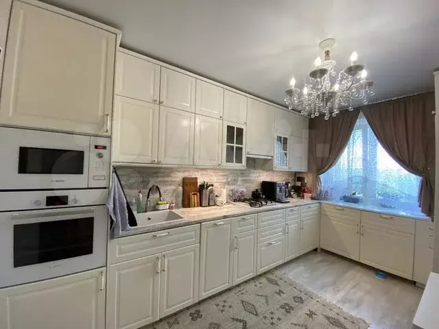 3-к. квартира, 82 м, 10/10 эт. - Фото 0