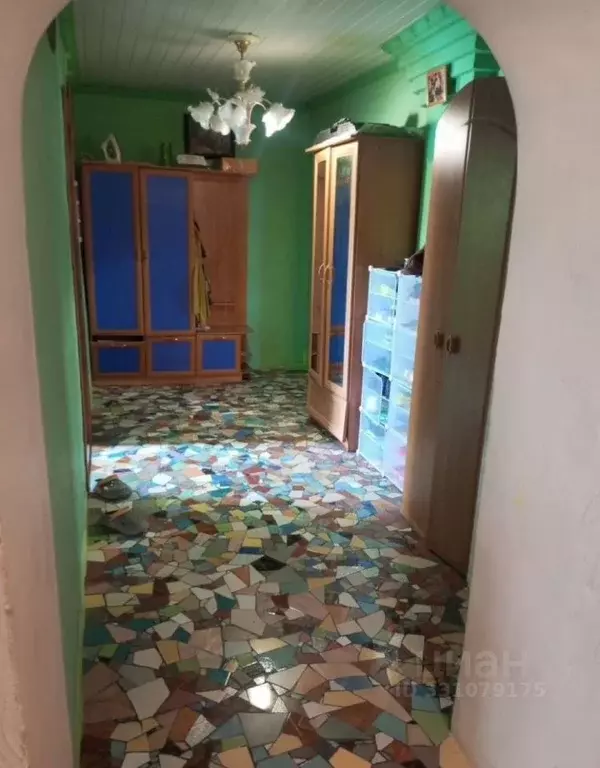 Дом в Крым, Сакский район, с. Суворовское ул. Дружбы, 19 (100 м) - Фото 1