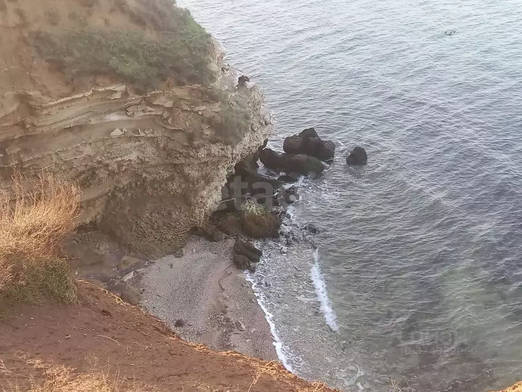 Участок в Крым, Ленинский район, Семисотское с/пос, с. Каменское ул. ... - Фото 1