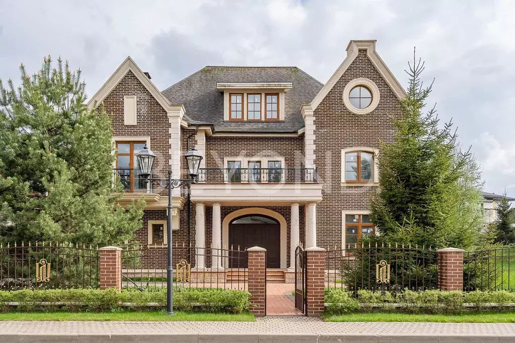 Дом в Ленинградская область, Всеволожский район, Бугровское городское ... - Фото 1