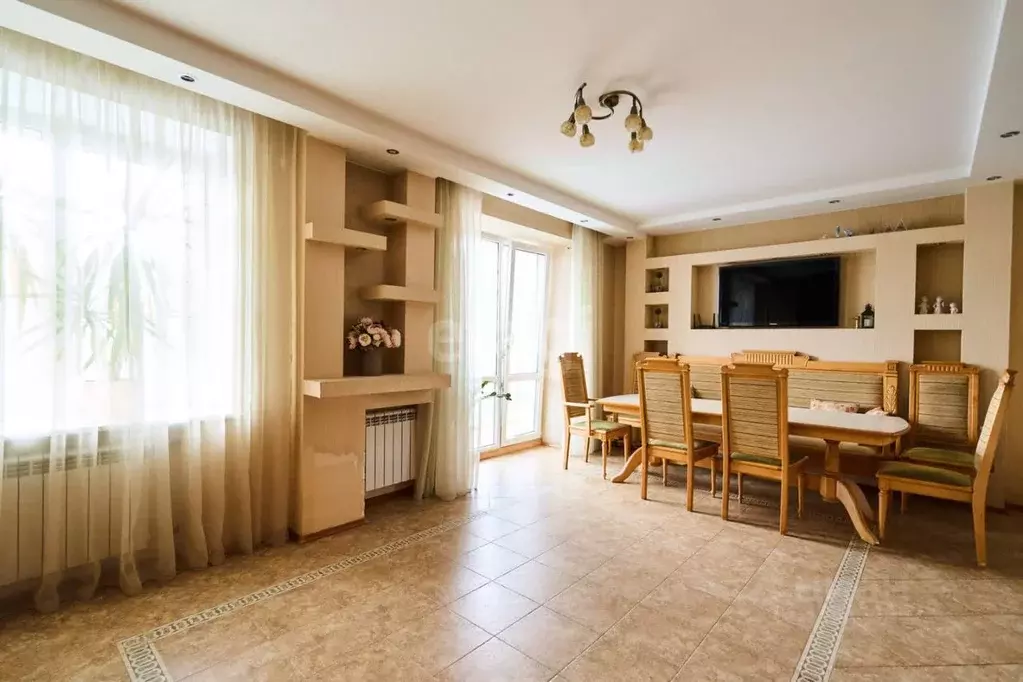 3-к кв. Томская область, Томск ул. Дзержинского, 60 (124.0 м) - Фото 0