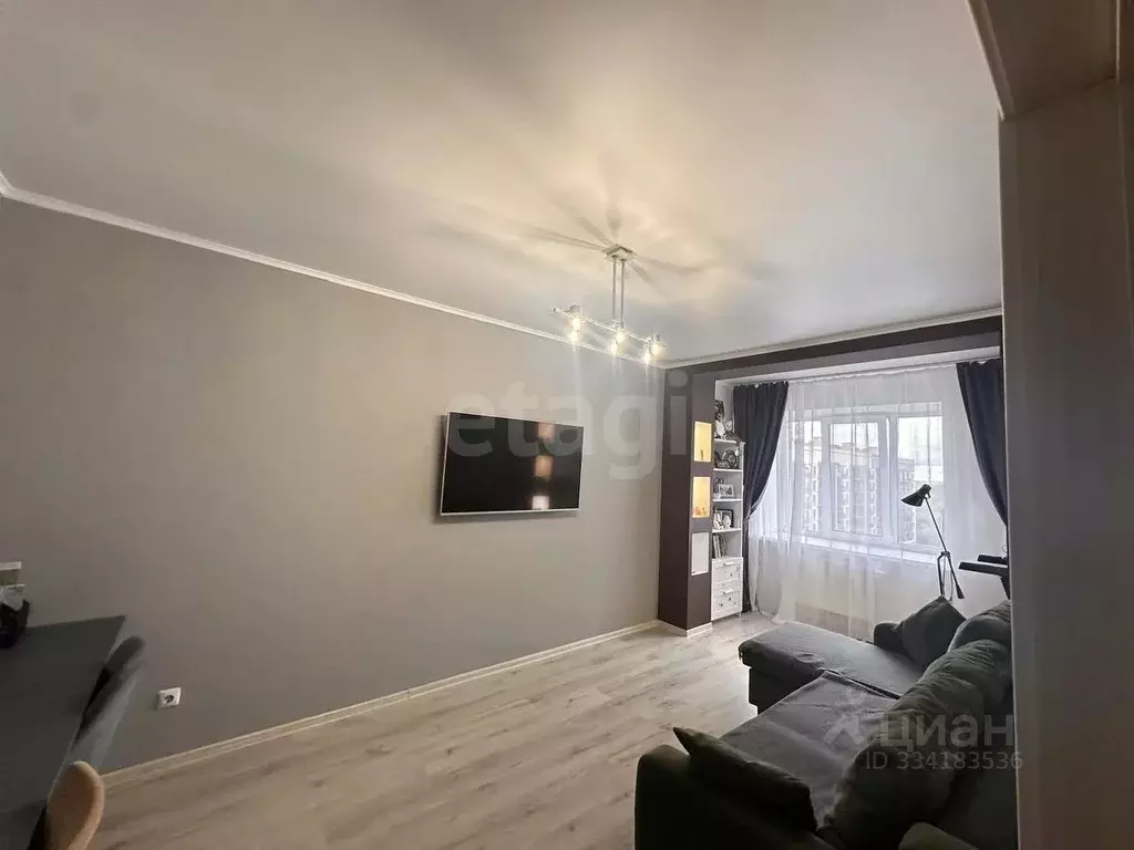 2-к кв. Татарстан, Казань ул. Рауиса Гареева, 100 (48.9 м) - Фото 1