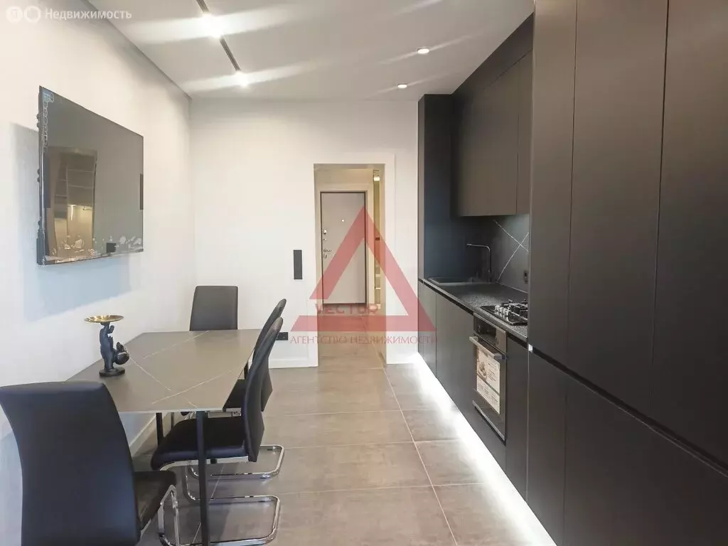 3-комнатная квартира: Севастополь, Античный проспект, 4 (100 м) - Фото 1