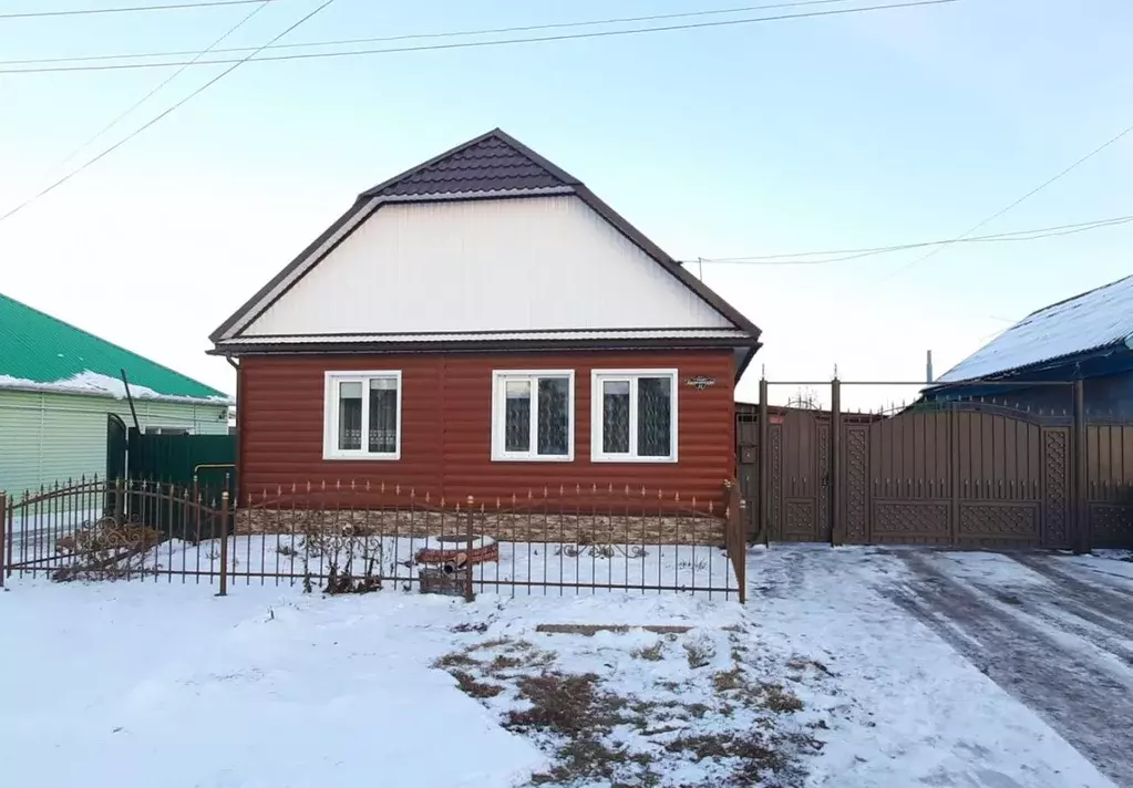 Дом в Омская область, Калачинск Калачинская ул., 22 (103 м) - Фото 1