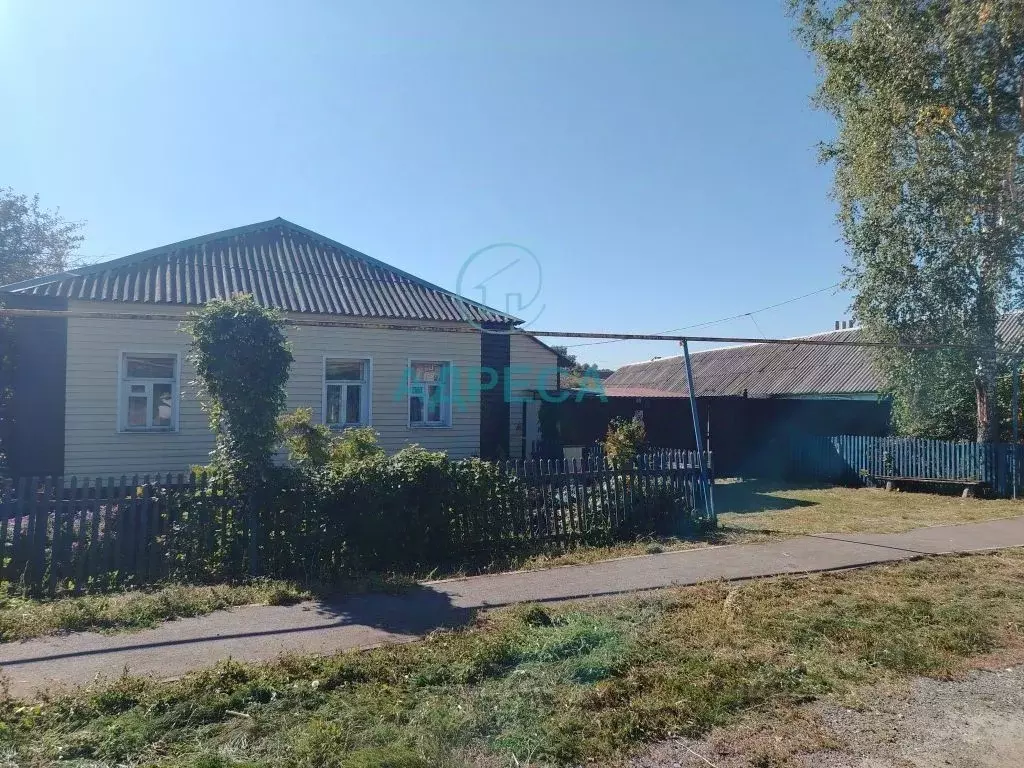 Дом в Белгородская область, Новооскольский муниципальный округ, с. ... - Фото 1