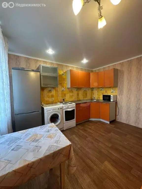 1-комнатная квартира: Оренбург, улица Конституции СССР, 1/1 (33 м) - Фото 2