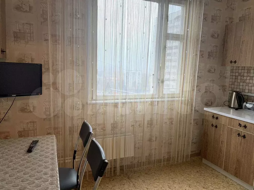 1-к. квартира, 40 м, 15/17 эт. - Фото 1