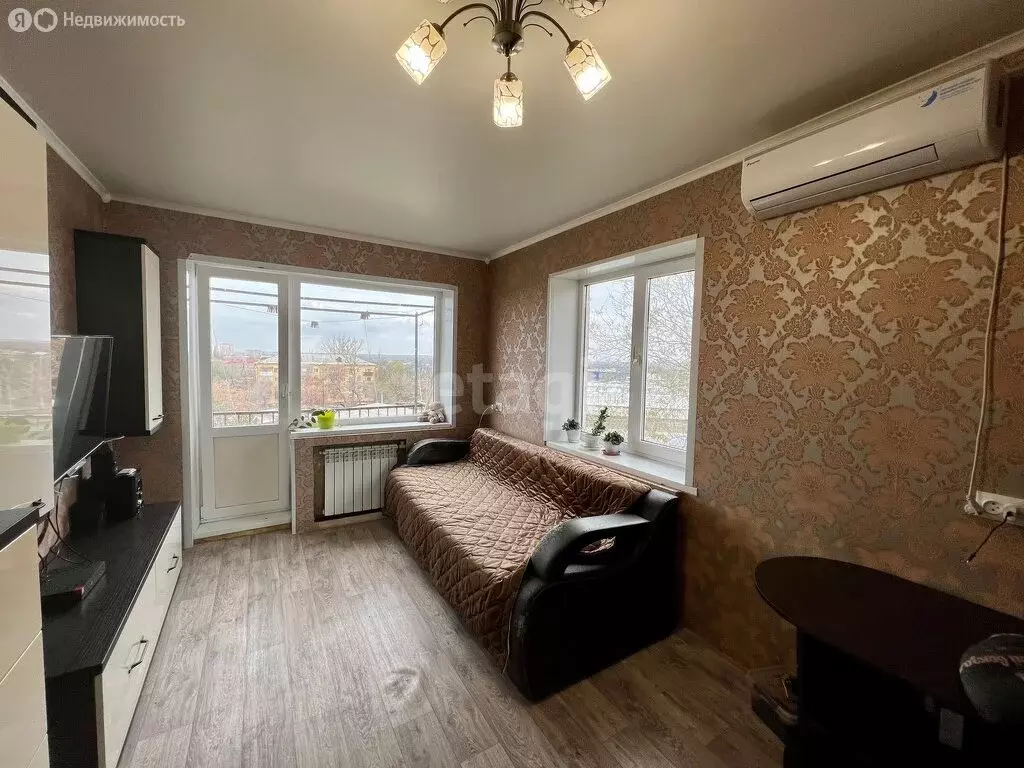 2-комнатная квартира: Оренбург, улица Братьев Башиловых, 12 (41.3 м) - Фото 1