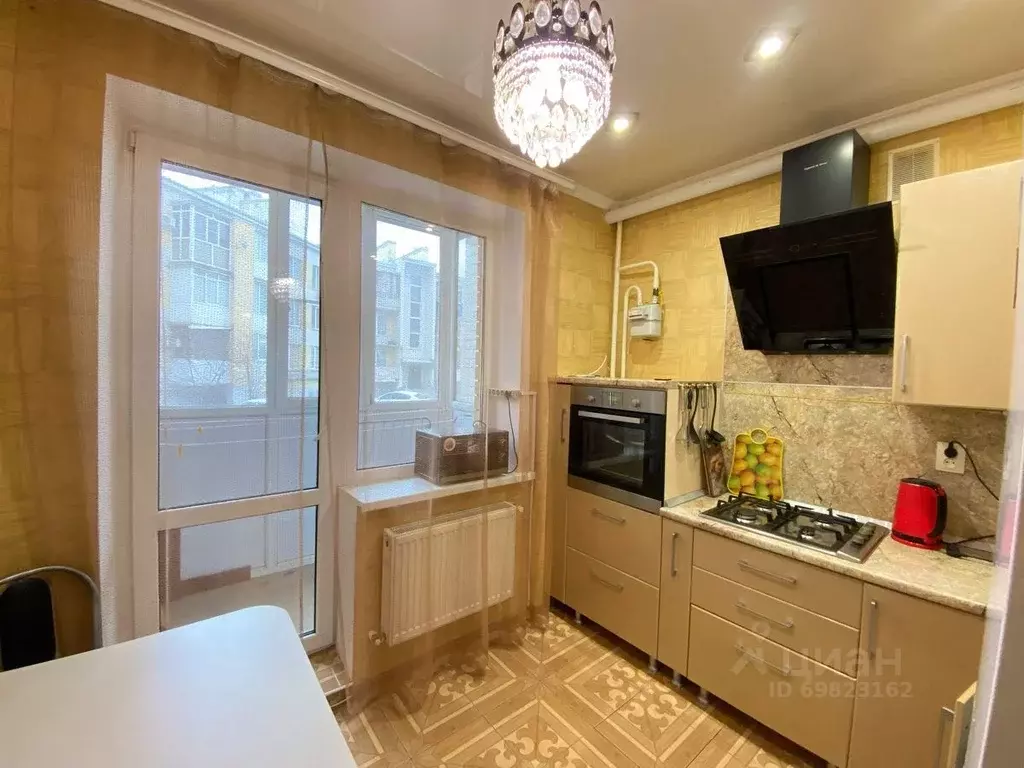 2-к кв. Ростовская область, Таганрог ул. Адмирала Крюйса, 23/10 (60.0 ... - Фото 1