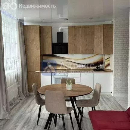 2-комнатная квартира: Тюмень, улица Тимофея Чаркова, 83 (65 м) - Фото 2