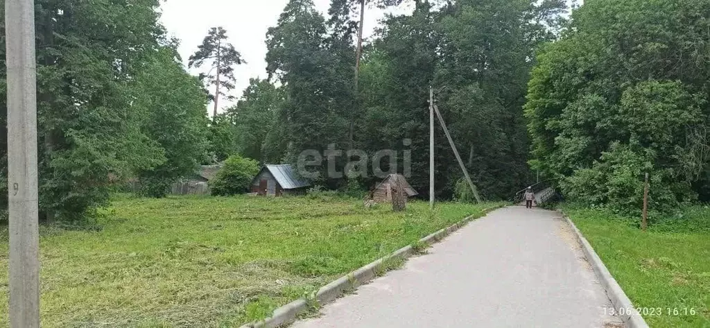 Участок в Калужская область, Перемышльский район, с. Калужская опытная ... - Фото 0