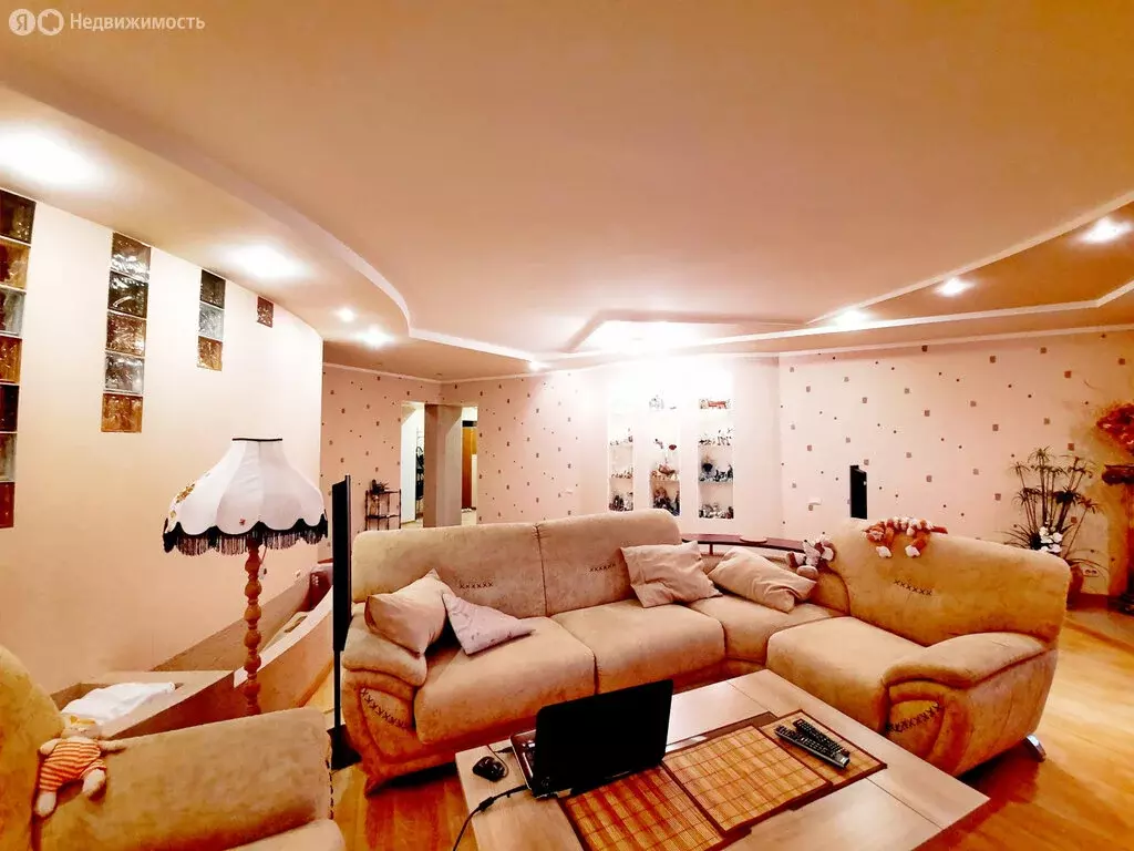 3-комнатная квартира: Саратов, улица имени В.Г. Рахова, 61/71 (122 м) - Фото 2