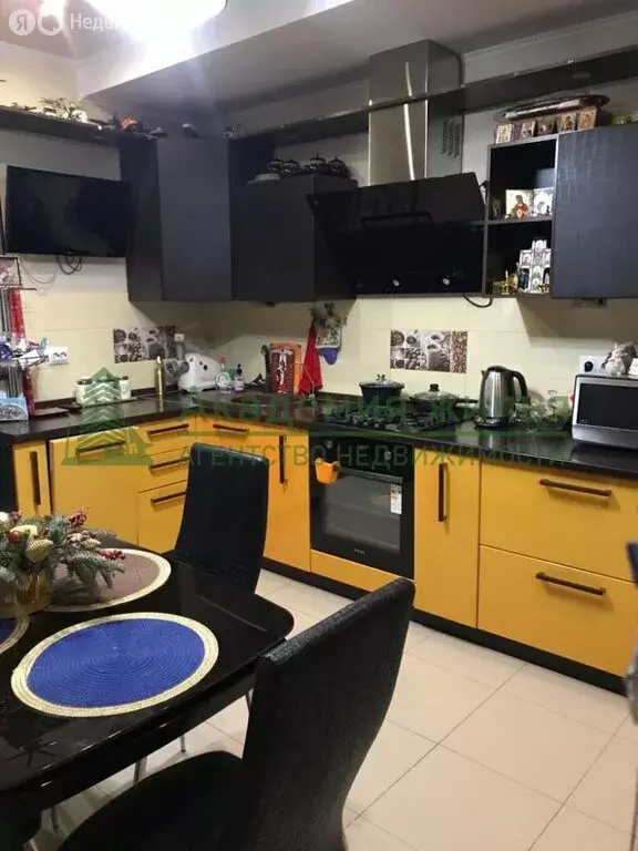 2-комнатная квартира: Энгельс, Пролетарская улица, 2 (62 м) - Фото 0